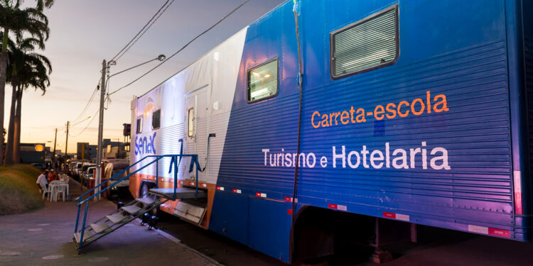 Empresas e municípios atendidos pelo DEL, do Senac RN, renovam certificações internacionais