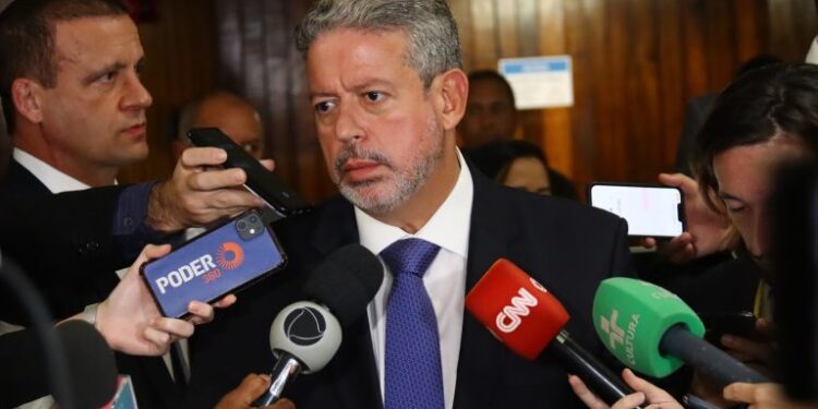 Lira: “Responderemos as iniciativas antidemocráticas com doses ainda maiores de democracia”