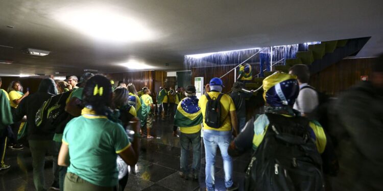 STF vai iniciar depoimentos em processos sobre atos golpistas de 8/1