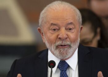 Lula aposta que PIB vai crescer acima do previsto pelo FMI