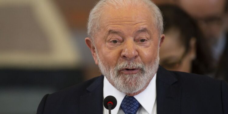 Lula aposta que PIB vai crescer acima do previsto pelo FMI