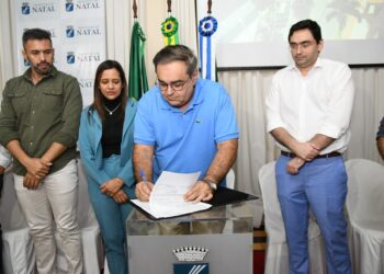 Álvaro Dias destaca investimentos no turismo durante assinatura de ordem de serviço