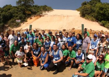 Prefeito Álvaro Dias participa de ato público em prol da engorda da praia de Ponta Negra