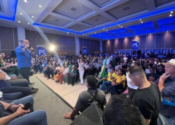 Metas eleitorais e expectativas sobre quem fica ou sai do partido marcam posse de Rogério Marinho como presidente do PL/RN