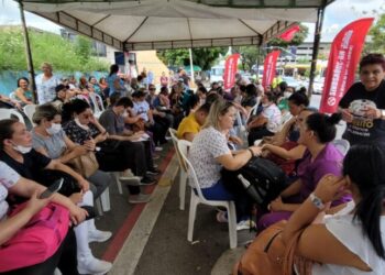 Servidores da saúde estadual entram em greve