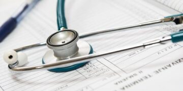 Estado é condenado a indenizar paciente por erro em diagnóstico de HIV