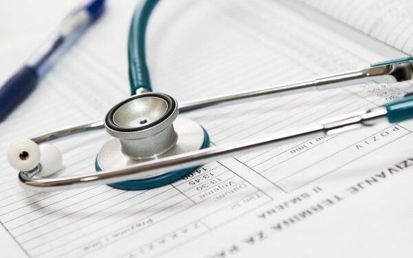 Estado é condenado a indenizar paciente por erro em diagnóstico de HIV