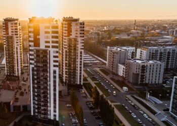 Cliente que recebeu imóvel com atraso será ressarcido por construtora