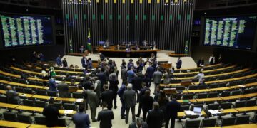 Câmara terá esforço concentrado para votar arcabouço fiscal, Carf e reforma tributária