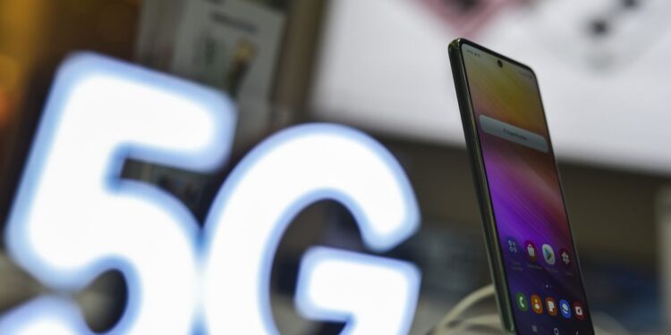 Rede 5G completa um ano com mais de 10 milhões de usuários