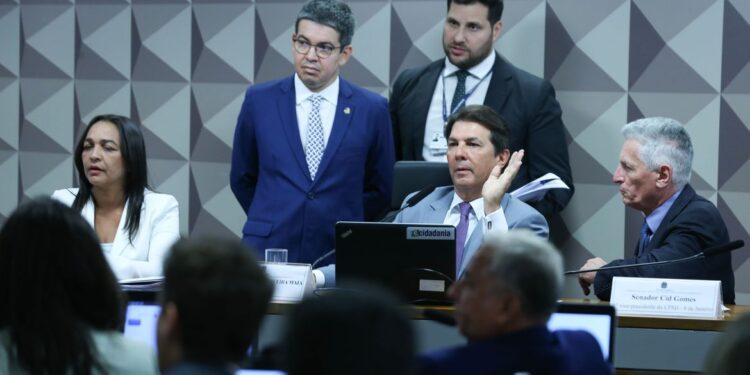 CPMI quebra sigilos de Mauro Cid, Anderson Torres e militares do GSI