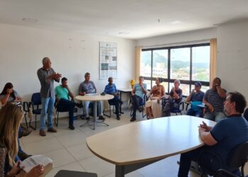 Semurb recebe trabalhadores da praia de Ponta Negra para conhecer o projeto de engorda