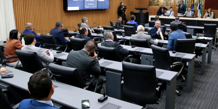 Câmara aprova projeto que exige exame toxicológico em concursos públicos