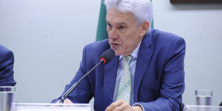 João Maia caminha para assegurar presidência do PP