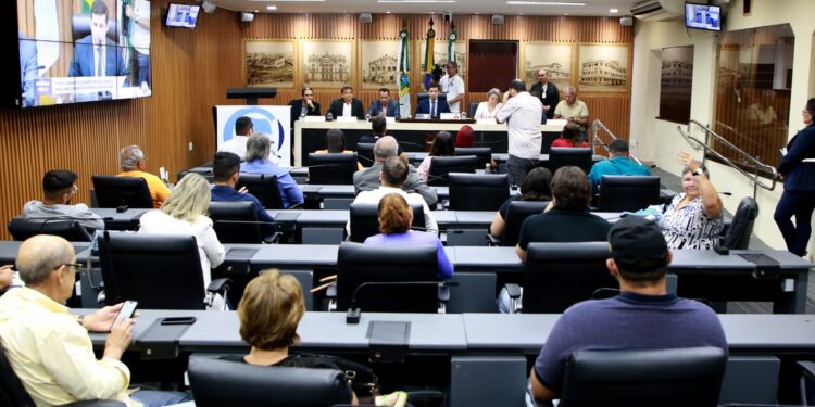 Preocupação com a saúde da visão da população e o combate à pirataria no setor óptico são temas de audiência pública na CMN