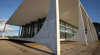 STF forma maioria para invalidar ampliação de impedimento de juízes