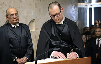 Cristiano Zanin toma posse como ministro do STF