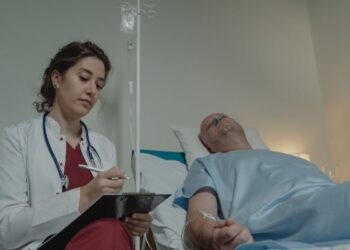 Paciente grante na Justiça indenização de plano de saúde e custeio de tratamento oncológico