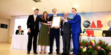 Câmara Municipal entrega Título de Cidadania ao desembargador Glauber Rêgo