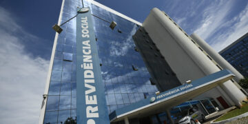 Pedido de vista suspende julgamento da revisão de aposentadorias