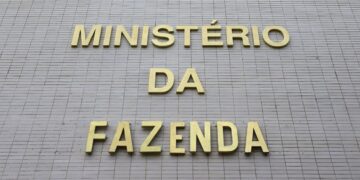 Alíquota-padrão do IVA ficará entre 25,45% e 27%, calcula Fazenda