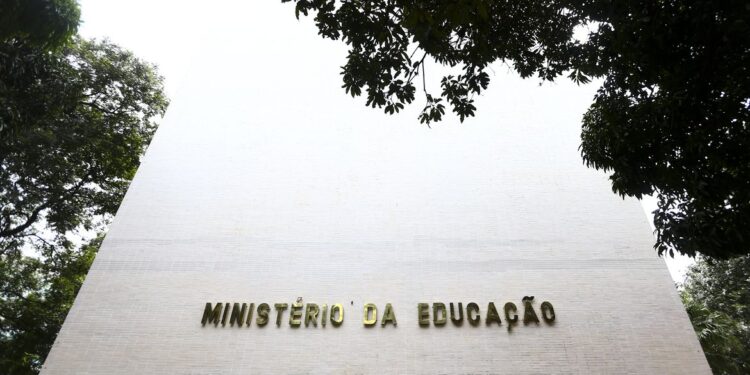 MEC já repassou mais de R$ 1 bilhão para educação em 2023