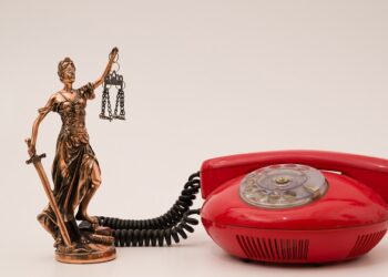 Empresa de telefonia não terá que indenizar cliente por ter rescindido contrato