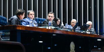 Congresso é o Poder legítimo para decidir sobre droga, aponta debate