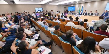 Foco dos prefeitos tem que ser a crise financeira, não o discurso barato