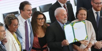 “Não se pode falar em meritocracia com educação desigual”, diz Lula