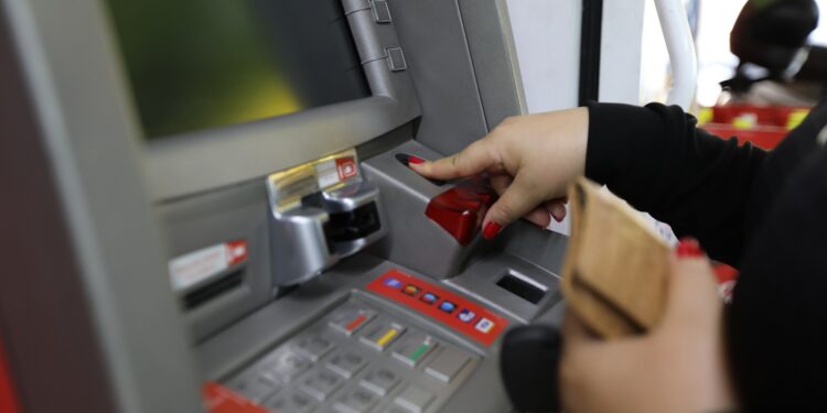 Construtora vai indenizar consumidor que adquiriu apartamento com diversos defeitos