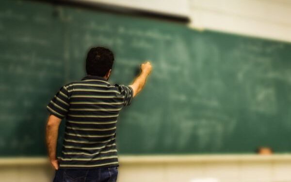 Concurso: decisão não vê ilegalidade em contratação temporária de professores