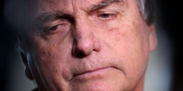 Defesa de Bolsonaro afirma que ele oferecerá sigilo bancário à Justiça