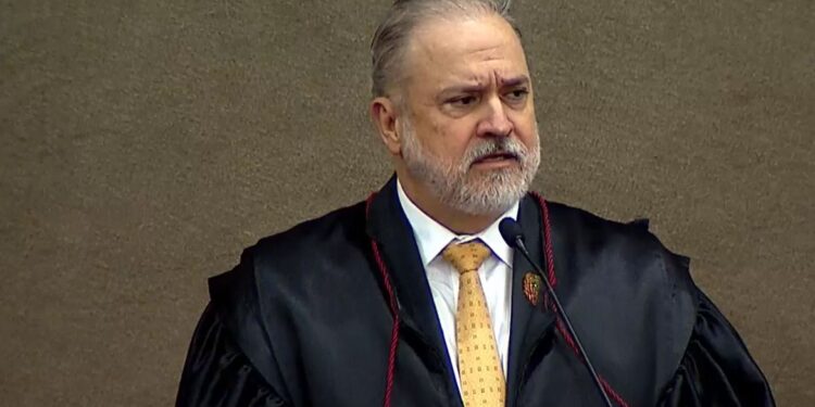 Eletrobras: Aras é favorável à ação que pede poder de voto para União