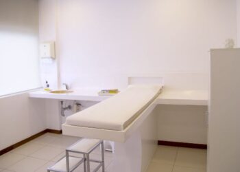 Plano de saúde deve arcar com internação de paciente em clínica terapêutica