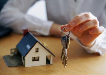 Vedação ao preço vil também se aplica à alienação do bem por iniciativa particular