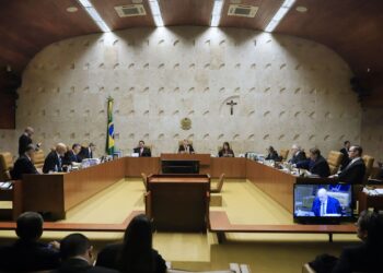 Em julgamento de réu envolvido no 8 de janeiro, Moraes vota por condenação de 17 anos e Nunes Marques por absolvição parcial