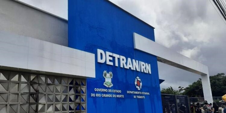 Polícia Civil cumpre 13 mandados de busca e apreensão e seis servidores do DETRAN/RN são afastados por corrupção