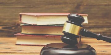 Instituição financeira é condenada a indenizar cliente por negativação indevida