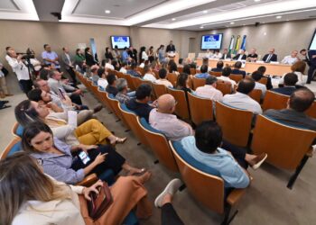 AL e bancada federal se comprometem com projetos que garantem mais recursos a prefeituras