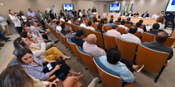 AL e bancada federal se comprometem com projetos que garantem mais recursos a prefeituras