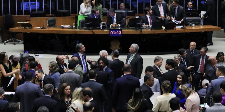 Câmara aprova urgência e minirreforma eleitoral vai a Plenário