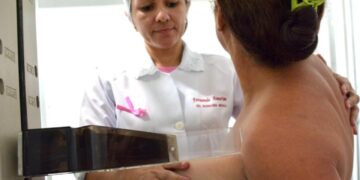 Caminhão da Mamografia chega a Cajupiranga, em Parnamirim