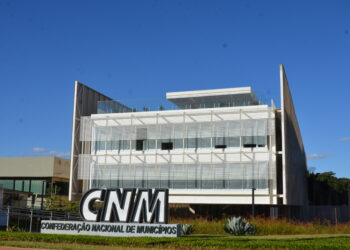 Prefeitos fazem nova marcha para pedir socorro financeiro em Brasília