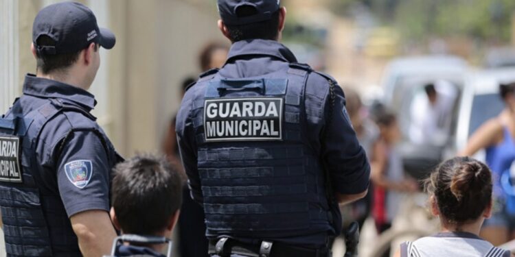 Guarda municipal integra segurança pública, mas não tem atribuições típicas de polícia