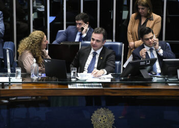 PEC que limita decisões individuais de ministros do STF é aprovada no Senado