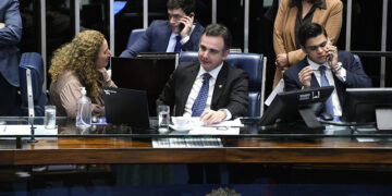 PEC que limita decisões individuais de ministros do STF é aprovada no Senado