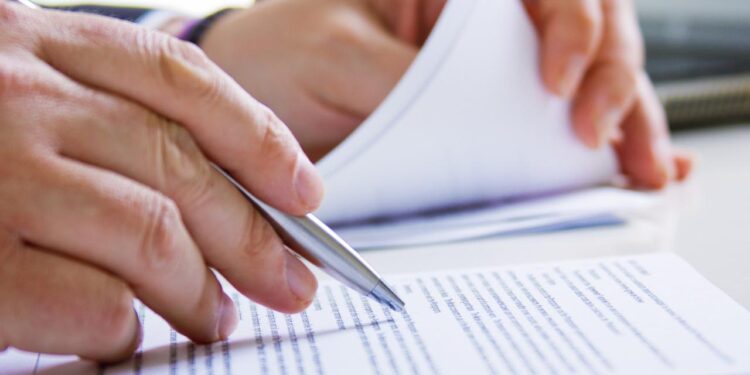 Concursos abertos: 40 órgãos abrem 3.200 vagas esta semana; até R$ 33.924