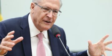 Alckmin defende alternativa para desonerar folha de pagamento