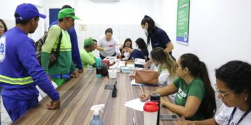 Prefeitura de Parnamirim realiza ação de conscientização sobre cuidados com a saúde para garis